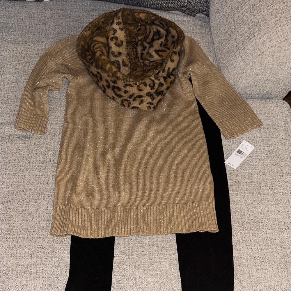 Iz Byer Girl gold Sweater with crew neck, leopard craft and black leggings